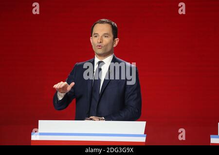 Le ministre de l'éducation Benoit Hamon, l'ancien ministre de l'éducation du PS Vincent Peillon, participe au deuxième débat télévisé sur le BFMTV pour les primaires présidentielles de la gauche française avant l'élection présidentielle de 2017. Paris, France, le 15 janvier 2017. Photo de Jerome Dominé/ABACAPRESS.COM Banque D'Images