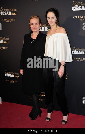 Sandrine Bonnaire, Noemie Merlant, participant au salon Chaumet à Paris, France, le 16 janvier 2017, à la photo de Cesar Revelations 2017. Photo d'Alban Wyters/ABACAPRESS.COM Banque D'Images