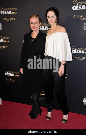 Sandrine Bonnaire, Noemie Merlant, participant au salon Chaumet à Paris, France, le 16 janvier 2017, à la photo de Cesar Revelations 2017. Photo d'Alban Wyters/ABACAPRESS.COM Banque D'Images