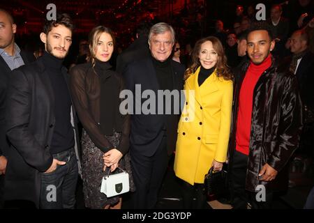 Pierre Niney, Natasha Andrews, Sidney Toledano, Marisa Berenson et Lewis Hamilton ont assisté au salon Dior Men automne/hiver 2017-2018 dans le cadre de la semaine de la mode à Paris, en France, le 21 janvier 2017. Photo de Jerome Domine/ABACAPRESS.COM Banque D'Images