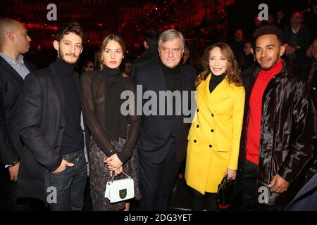 Pierre Niney, Natasha Andrews, Sidney Toledano, Marisa Berenson et Lewis Hamilton ont assisté au salon Dior Men automne/hiver 2017-2018 dans le cadre de la semaine de la mode à Paris, en France, le 21 janvier 2017. Photo de Jerome Domine/ABACAPRESS.COM Banque D'Images