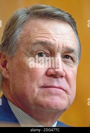 Le sénateur américain David Perdue (républicain de Géorgie) apparaît lors de l'audition de confirmation du représentant américain Mick Mulvaney (républicain de Caroline du Sud) devant le Comité du Sénat américain pour l'audition budgétaire, considérant sa nomination au poste de directeur du Bureau de la gestion et du budget de la Maison Blanche (OMB) à Capitol Hill à Washington, DC, États-Unis, le mardi 24 janvier 2017. Photo de Ron Sachs/CNP/ABACAPRESS.COM Banque D'Images