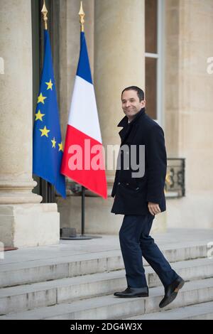 Le vainqueur des primaires de gauche avant les élections présidentielles de 2017 en France, Benoit Hamon, arrive à rencontrer le président français François Hollande à l'Elysée à Paris, en France, le 2 février 2017. Photo par Eliot Blondt/ABACAPRESS.COM Banque D'Images