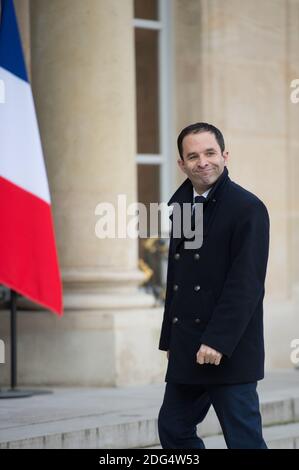 Le vainqueur des primaires de gauche avant les élections présidentielles de 2017 en France, Benoit Hamon, arrive à rencontrer le président français François Hollande à l'Elysée à Paris, en France, le 2 février 2017. Photo par Eliot Blondt/ABACAPRESS.COM Banque D'Images