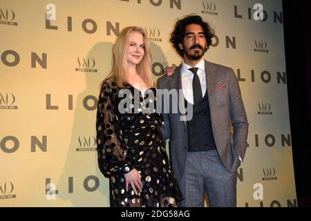 Dev Patel, Nicole Kidman assiste à la première "Lion" de Paris au Cinéma Gaumont Opera à Paris, France, le 10 février 2017. Photo d'Alban Wyters/ABACAPRESS.COM Banque D'Images