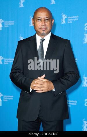 Raoul Peck assiste au Jeune Karl Marx Photocall lors du 67ème Festival International du film de Berlin (Berlinale) à Berlin, Allemagne, le 12 février 2017. Photo d'Aurore Marechal/ABACAPRESS.COM Banque D'Images