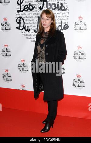 Emmanuelle Bercot Lors de son arrivée au 5e Gala de charite de l'association 'les Rois du monde' au profit des enfants defavorises, orphelinats ou malades, a la salle Wagram, le 27 fevrier 2017, a Paris, France. Photo Edouard Bernaux/Abacapress.com Banque D'Images