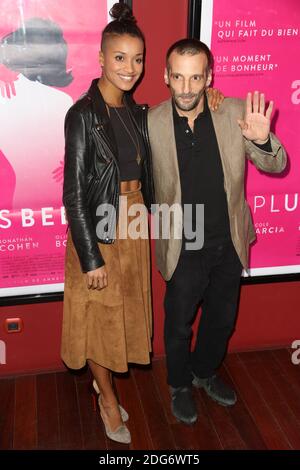 Mathieu Kassovitz et sa femme Aude Legastelois-Bide lors de la première de 'de Belle' au Publicis Cinema, a Paris, France, le 06 mars 2017. Photo de Jerome Domine/ABACAPRESS.COM Banque D'Images