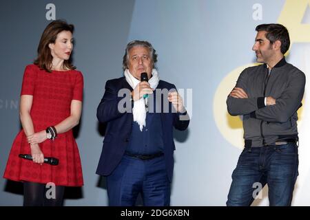 Christian Clavier, Ary Abittan, Elsa Zylberstein assistant à la première d'UN bras-ouvertsheld au Kinepolis à Lomme, près de Lille, le 6 mars 2017. Photo de Sylvain Lefevre/ABACAPRESS.COM Banque D'Images