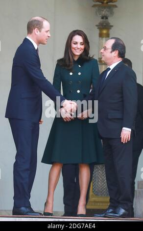 Le duc et la duchesse de Cambridge partent après avoir rencontré le président français François Hollande à l'Elysée Palace lors d'une visite officielle à Paris, en France, le 17 mars 2017. Photo par ABACAPRESS.COM Banque D'Images
