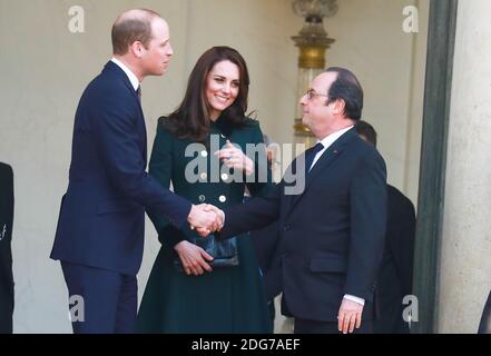Le duc et la duchesse de Cambridge partent après avoir rencontré le président français François Hollande à l'Elysée Palace lors d'une visite officielle à Paris, en France, le 17 mars 2017. Photo par ABACAPRESS.COM Banque D'Images