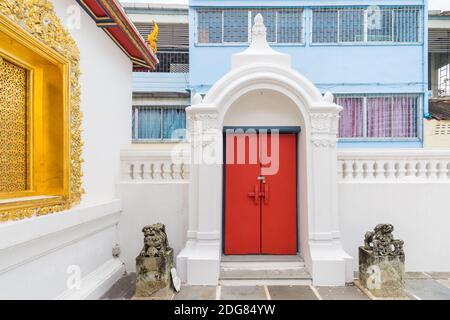 À l'intérieur du parc Wat Borom Niwat à Bangkok, en Thaïlande Banque D'Images