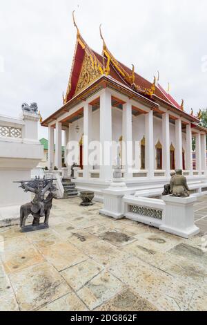À l'intérieur du parc Wat Borom Niwat à Bangkok, en Thaïlande Banque D'Images