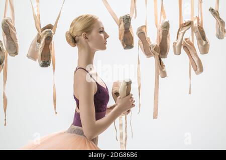 Ballerine blonde avec pointes Banque D'Images