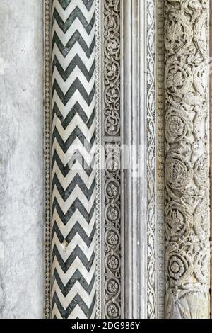 Détails extérieurs de la cathédrale San Martino, Lucca, Italie Banque D'Images