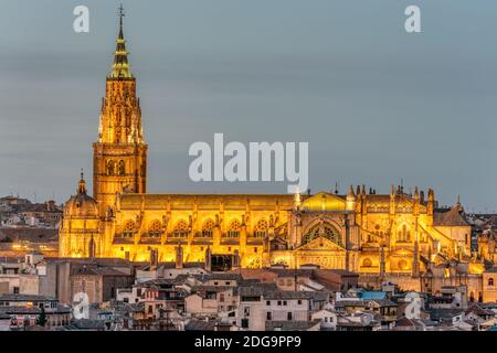 La Cathédrale Saint Mary de Tolède en Espagne au crépuscule Banque D'Images