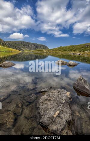 Le lac de montagne Banque D'Images