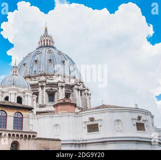 Basilique Saint-Pierre à Rome, sur la place Saint-Pierre à Rome, Italie Banque D'Images