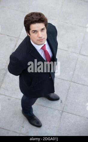 Le Secrétaire d'Etat à la politique scientifique, Thomas Dermine, pose pour le photographe avant une visite au Musée KBR, bibliothèque scientifique nationale, Tuesd Banque D'Images