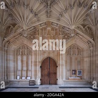 Oxford's Divinity School - la plus ancienne et la plus grande salle de la bibliothèque de la vieille Bodléienne, et un chef-d'œuvre de l'architecture gothique tardive. Banque D'Images