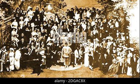 1912 - la toute première Royal Command Performance, Palace Theatre, Shaftsbury Avenue, Londres, Royaume-Uni. (Suivi de la partie du jardin des variétés). Une clé pour les artistes est disponible dans une image séparée sur Alamy. Banque D'Images