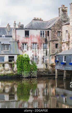 Pont Rohan dans le centre-ville de Landerneau à FinistÃ¨re Banque D'Images