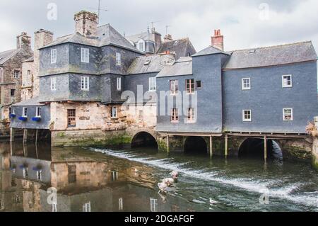 Pont Rohan dans le centre-ville de Landerneau à FinistÃ¨re Banque D'Images