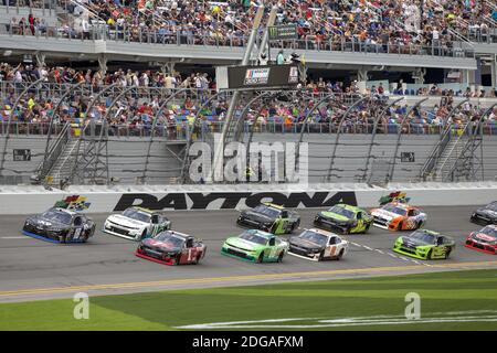 NASCAR: Février 16 expérience de course NASCAR 300 Banque D'Images