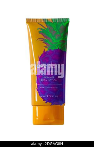 Lotion corps Shimmer Déesse du soleil de Love Island Coffret cadeau de beauté Babe bronzé Ultimate Bronze Collection isolé sur arrière-plan blanc Banque D'Images