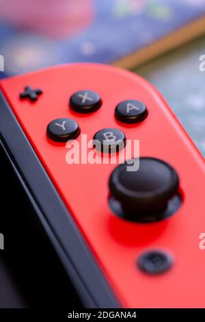 08/12/2020 Portsmouth, Hampshire, Royaume-Uni GROS plan sur les boutons de la joycon d'un commutateur Nintendo Banque D'Images