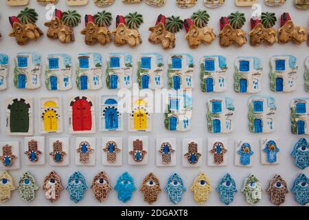 Aimants tunisiens pour réfrigérateur-souvenir, Carthage, Tunis, Tunisie Banque D'Images