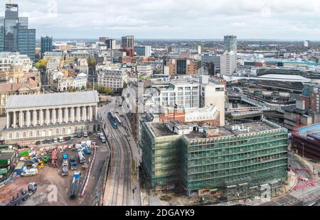 Une vue aérienne du centre-ville de Birmingham surplombe le développement du Paradis, également visible est l'hôtel de ville et Rotunda. Banque D'Images