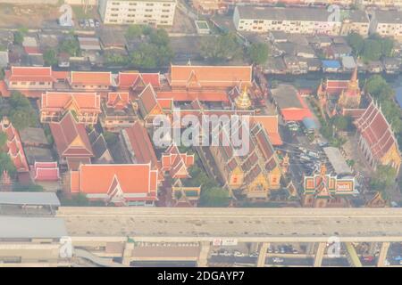 Vue aérienne du temple Wat Laksi, Bangkok, Thaïlande à proximité de l'aéroport international Don Muang. Banque D'Images