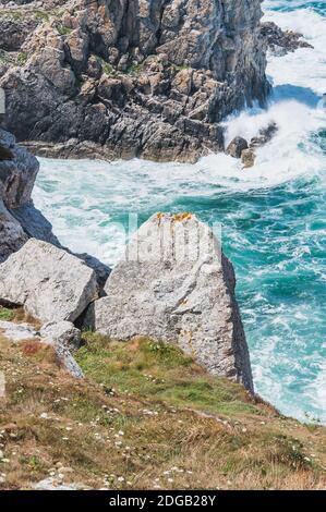 Pointe de Pen-hir sur la presqu'île de Crozon à Camaret-sur-mer à FinistÃ¨re en Bretagne, France Banque D'Images