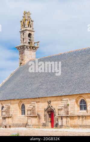 Église notre Dame de Rocamadour à Camaret-sur-mer à FinistÃ¨re, Bretagne, France Banque D'Images