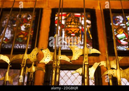 Armurerie médiévale, Château du Haut-Koenigsbourg, Orschwiller, route des vins alsaciens, Bas-Rhin, Alsace, France Banque D'Images