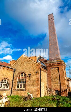 The Engine House avec le café Larder à l'intérieur de Walthamstow Wetlands, Lea Valley Country Park, Londres, Royaume-Uni Banque D'Images