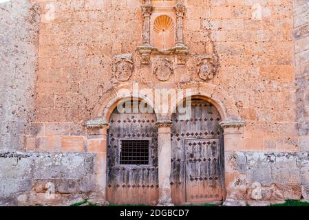 Hermitage de l'Humilladero - Ermita del Humilladero. Son style est Renaissance, et sur son élégante porte à double arcades, il y a une inscription qui Banque D'Images