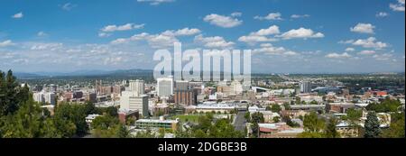 Vue panoramique sur une ville depuis Cliff Park, Spokane, Washington State, États-Unis Banque D'Images