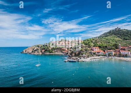 Vue pittoresque sur les rues de Collioure, France Banque D'Images