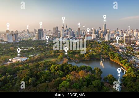 Icônes de carte dans le paysage urbain de Bangkok. Parc Lumpini (Lumphini) et ville de Bangkok en Thaïlande vue d'en haut. Banque D'Images