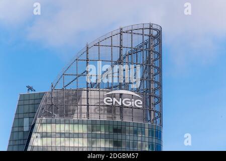 Courbevoie, France - 12 novembre 2020 : vue extérieure du sommet du siège d'Engie, une société française d'énergie Banque D'Images