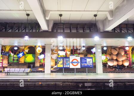 Londres, Royaume-Uni - 13 mai 2019 : célèbre station de métro de Londres de Gloucester Road. Banque D'Images