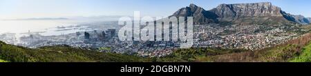 Vue surélevée d'un paysage urbain depuis signal Hill, le Cap, l'ouest de la province du Cap, Afrique du Sud Banque D'Images