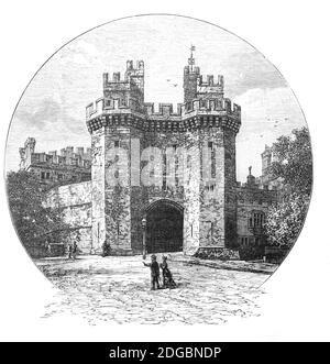 Vue de la fin du XIXe siècle sur la porte du château médiéval de Lancaster, vers 1090, Lancashire, Angleterre. Au XIVe siècle, les Écossais envahissent l'Angleterre et endommagent le château. Ce n'était pas de voir une action militaire à nouveau avant la guerre civile anglaise quand les parlementaires ont capturé le château en 1643. Elle est restée sous le contrôle des parlementaires jusqu'à la fin de la guerre. En 1648, la ville a résisté à un siège du duc Royaliste de Hamilton; lorsque le roi Charles a été exécuté en 1649, le Parlement a de nouveau ordonné le démantèlement du château, à l'exception des bâtiments administratifs et de l'utilisation comme prison de comté. Banque D'Images