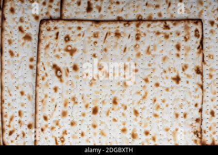 Matzos - pain de la pâque juive. Carré standard de fond de matzo pesach Banque D'Images