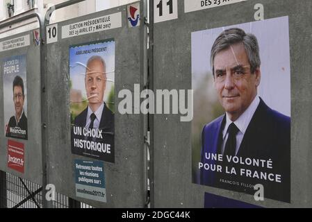 Les affiches de la campagne électorale présidentielle française de 2017 à Paris, François Fillon, le chef du parti politique républicain.Paris, France, 10 avril 2017. Photo d'Alfred Yaghobzadeh/ABACAPRESS.COM Banque D'Images