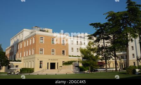 Le bâtiment principal et les locaux du luxueux JW Marriott Venice Resort & Spa sur l'île privée d'Isola Delle Rose près de Venise, Italie Banque D'Images