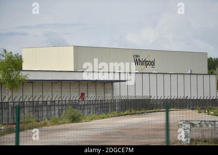 Atmosphère à l'usine de Whirlpool, à Amiens, dans le nord de la France, le 26 avril 2017, où l'espoir présidentiel français pour « en marche ! » Le mouvement Emmanuel Macron rencontre des représentants syndicaux. Le géant AMÉRICAIN de l'électroménager a annoncé en janvier son intention d'arrêter la fabrication de sèche-linge dans son usine d'Amiens le 1er juin 2018. La production sera transférée en Pologne. Photo de Christian Liewig/ABACAPRESS.COM Banque D'Images