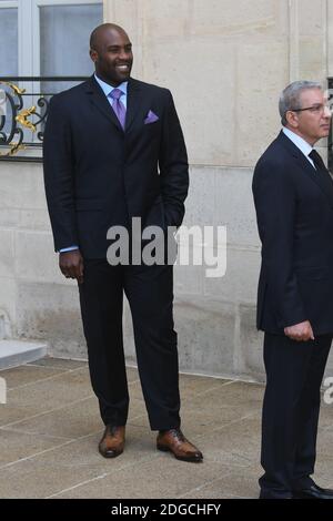 Teddy Riner, champion olympique français de judo, arrive pour une rencontre avec le président français et le roi du Maroc au Palais présidentiel de l'Elysée à Paris, en France, le 2 mai 2017. Photo par Ammar Abd Rabbo/ABACAPRESS.COM Banque D'Images